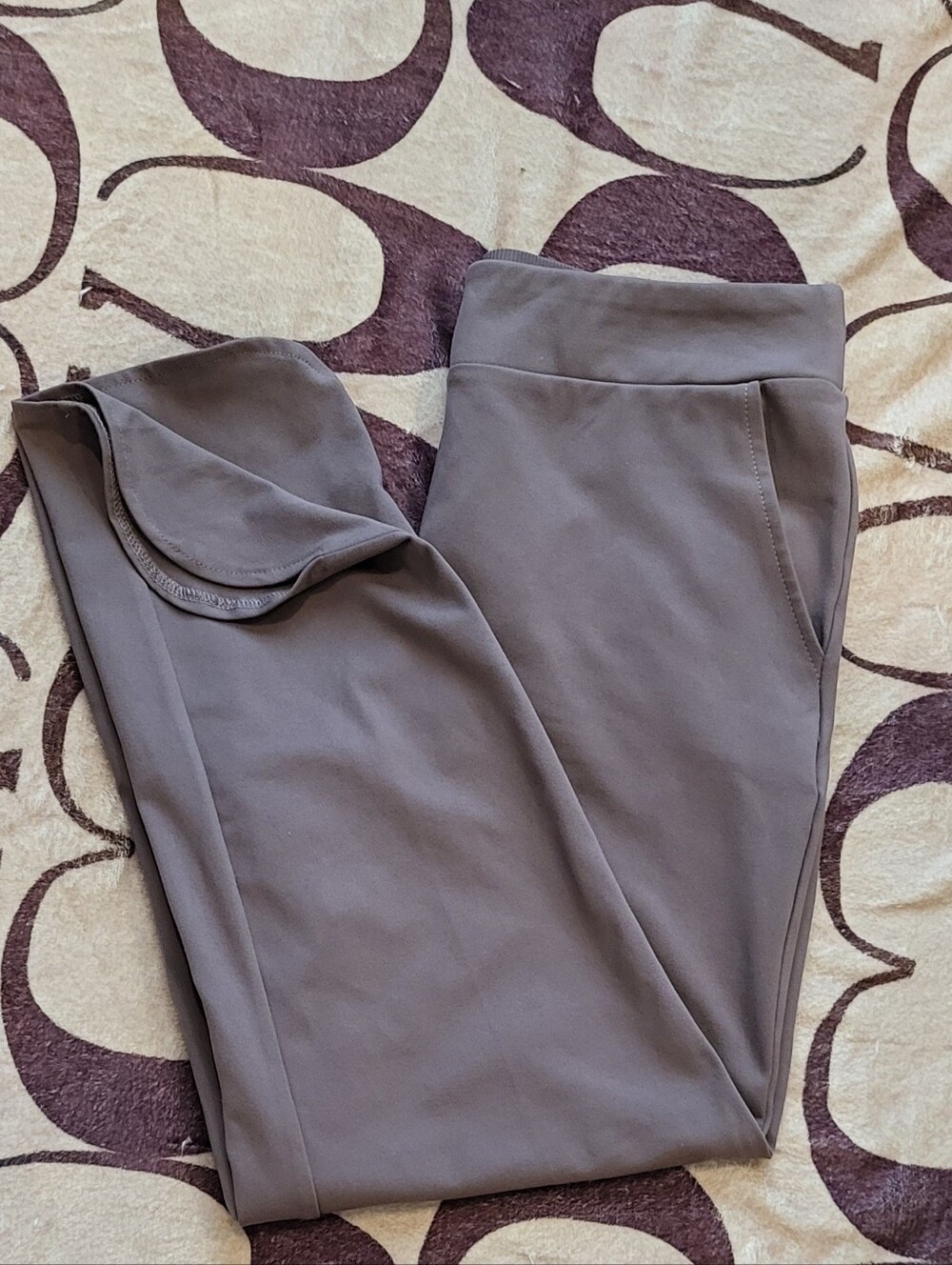 Rachel Zoe Women's Mauve Cropped Pants M- EUC